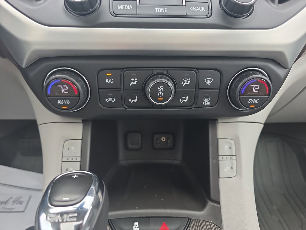 2017 GMC Acadia SLT