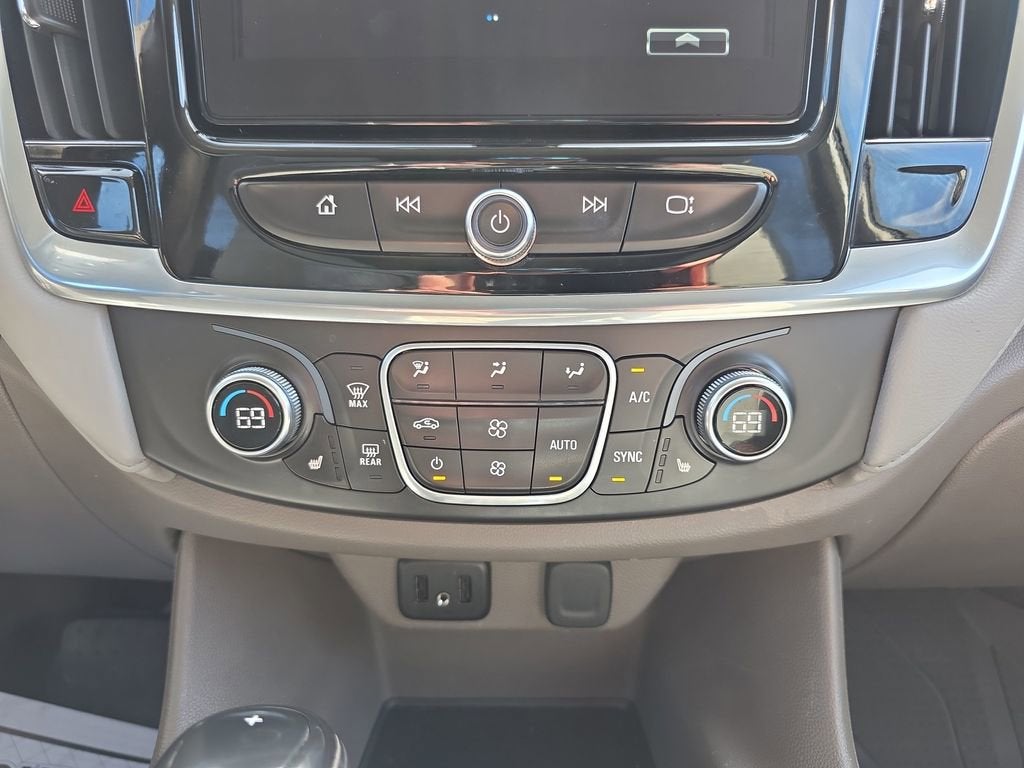 2018 Chevrolet Traverse LT Cloth