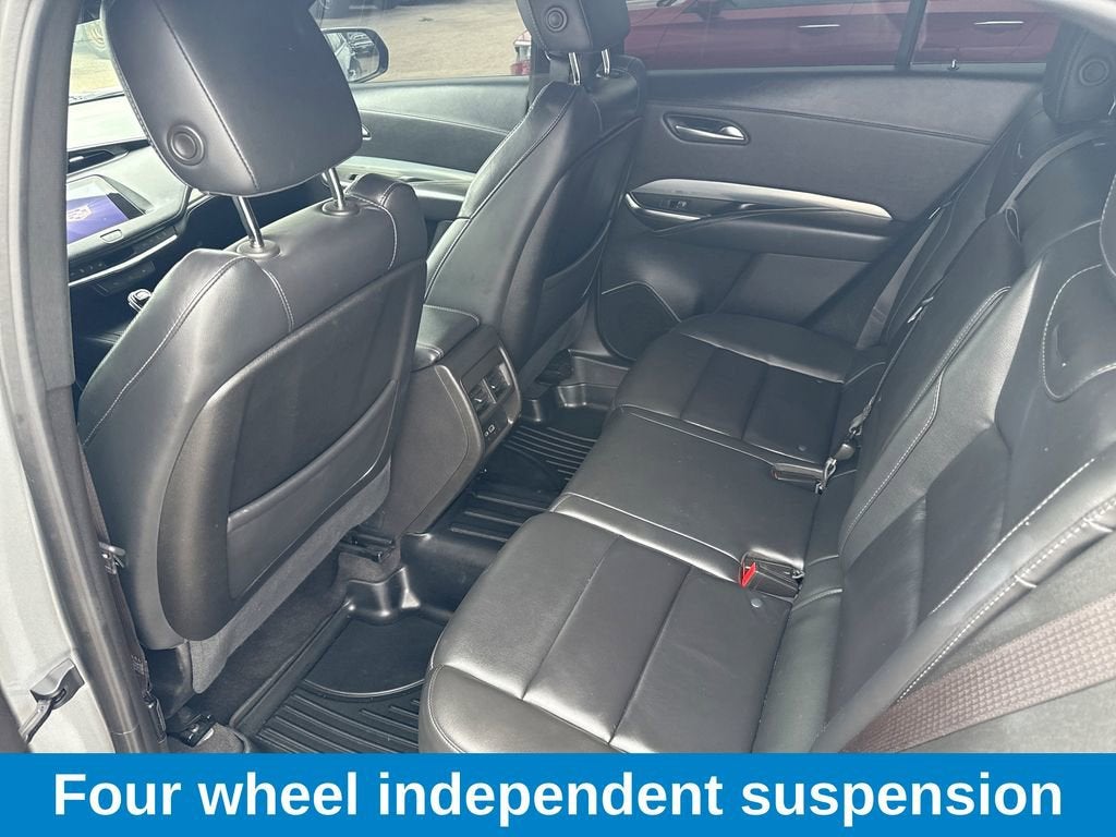 2023 Cadillac XT4 Premium Luxury