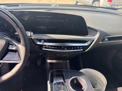 2025 Cadillac LYRIQ Luxury 2