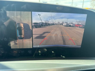 2025 Cadillac LYRIQ Luxury 2