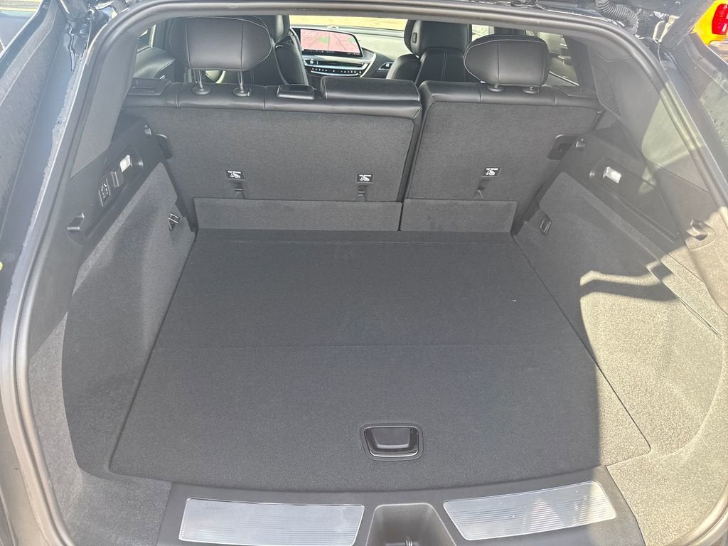 2025 Cadillac LYRIQ Luxury 2