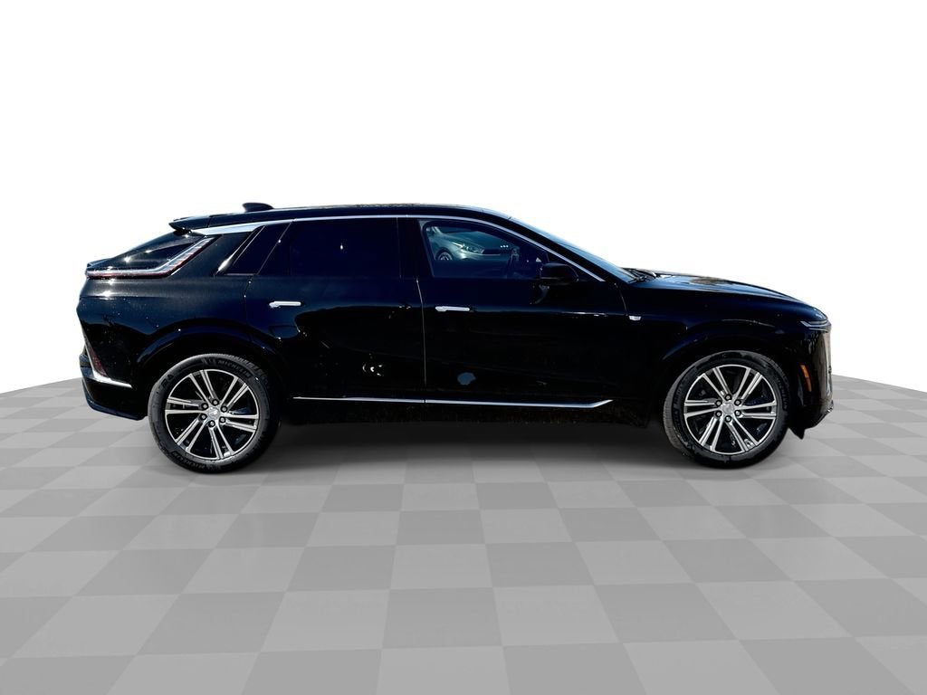 2025 Cadillac LYRIQ Luxury 2