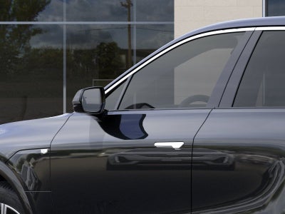 2025 Cadillac LYRIQ Luxury 2