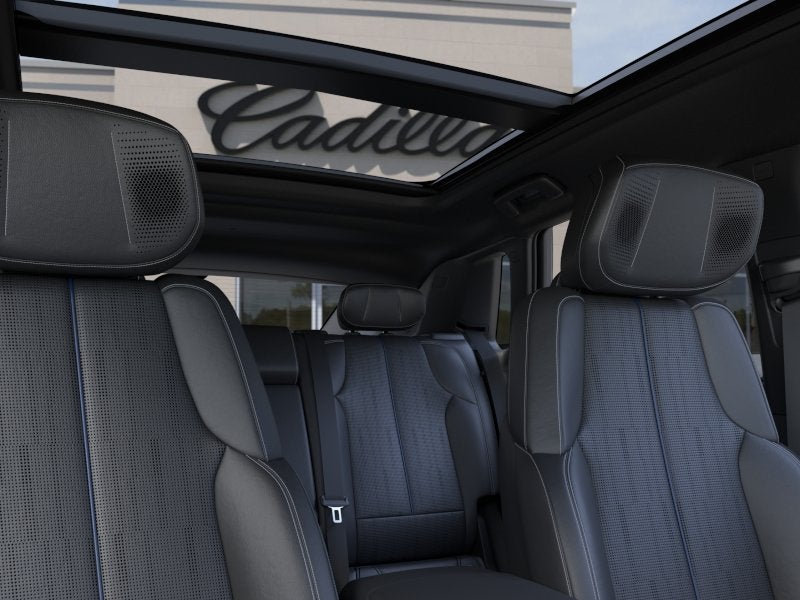 2025 Cadillac LYRIQ Luxury 2
