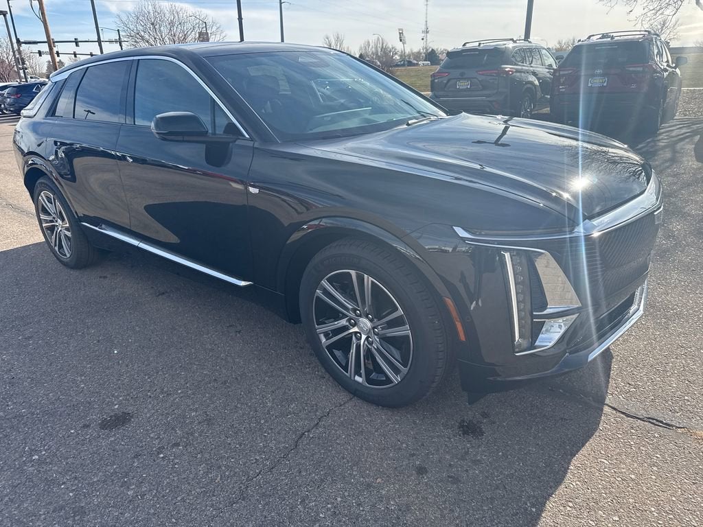2025 Cadillac LYRIQ Luxury 2