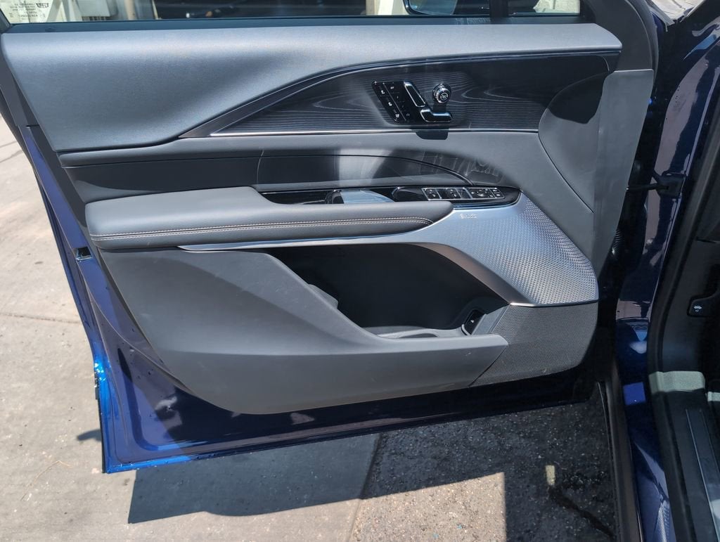 2025 Cadillac LYRIQ Sport 2