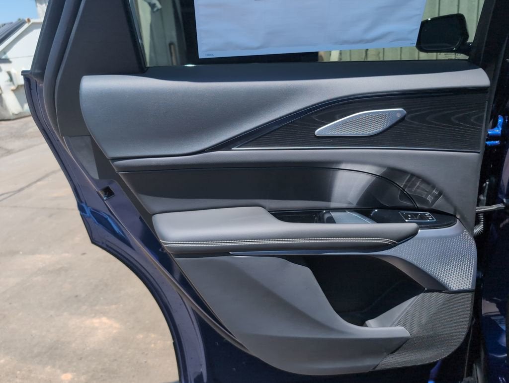 2025 Cadillac LYRIQ Sport 2