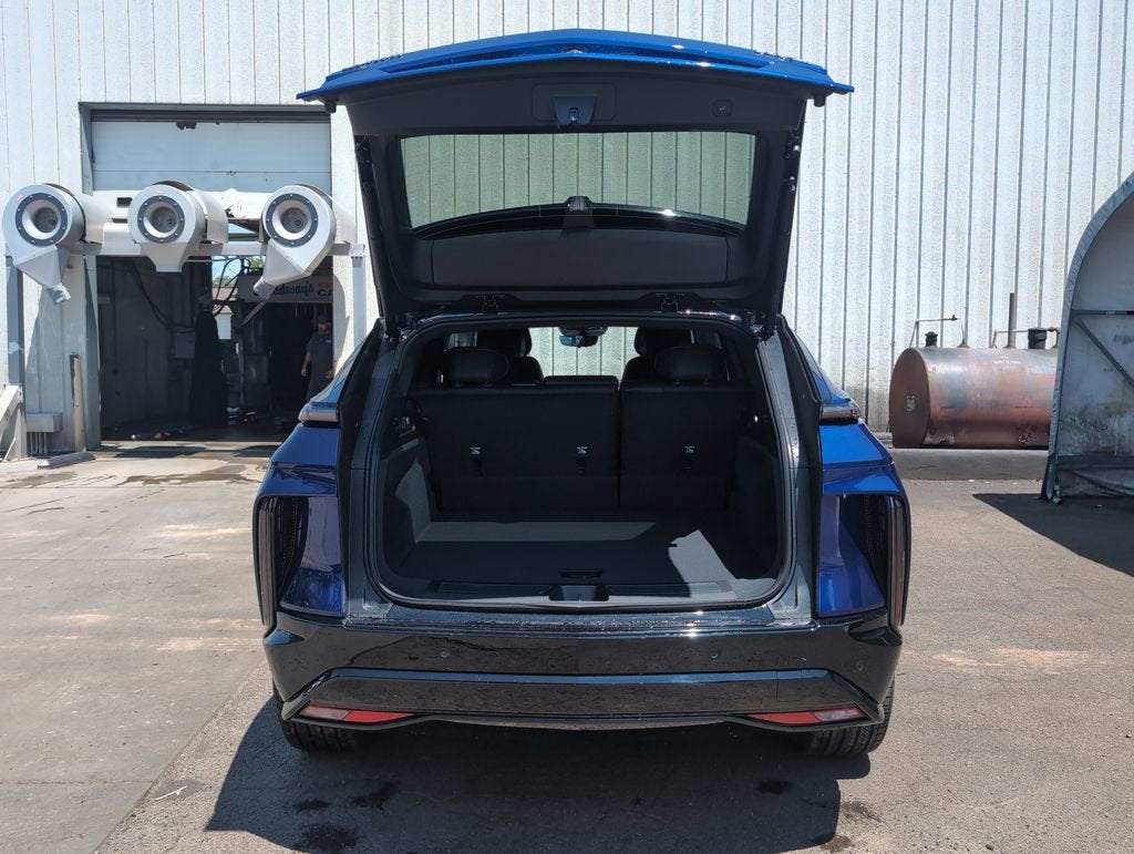 2025 Cadillac LYRIQ Sport 2