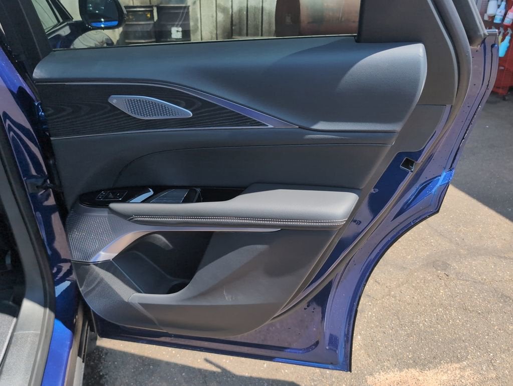 2025 Cadillac LYRIQ Sport 2