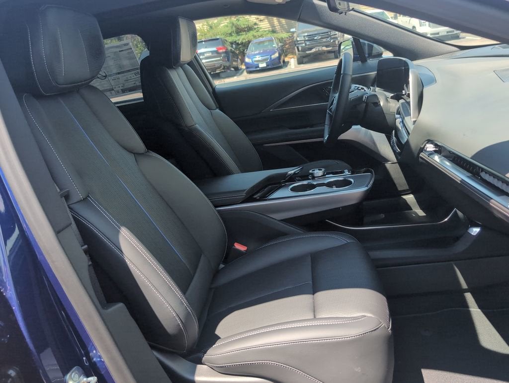 2025 Cadillac LYRIQ Sport 2