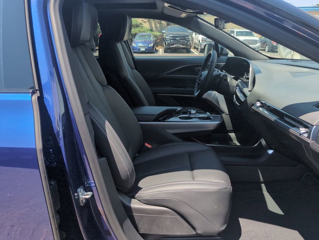 2025 Cadillac LYRIQ Sport 2