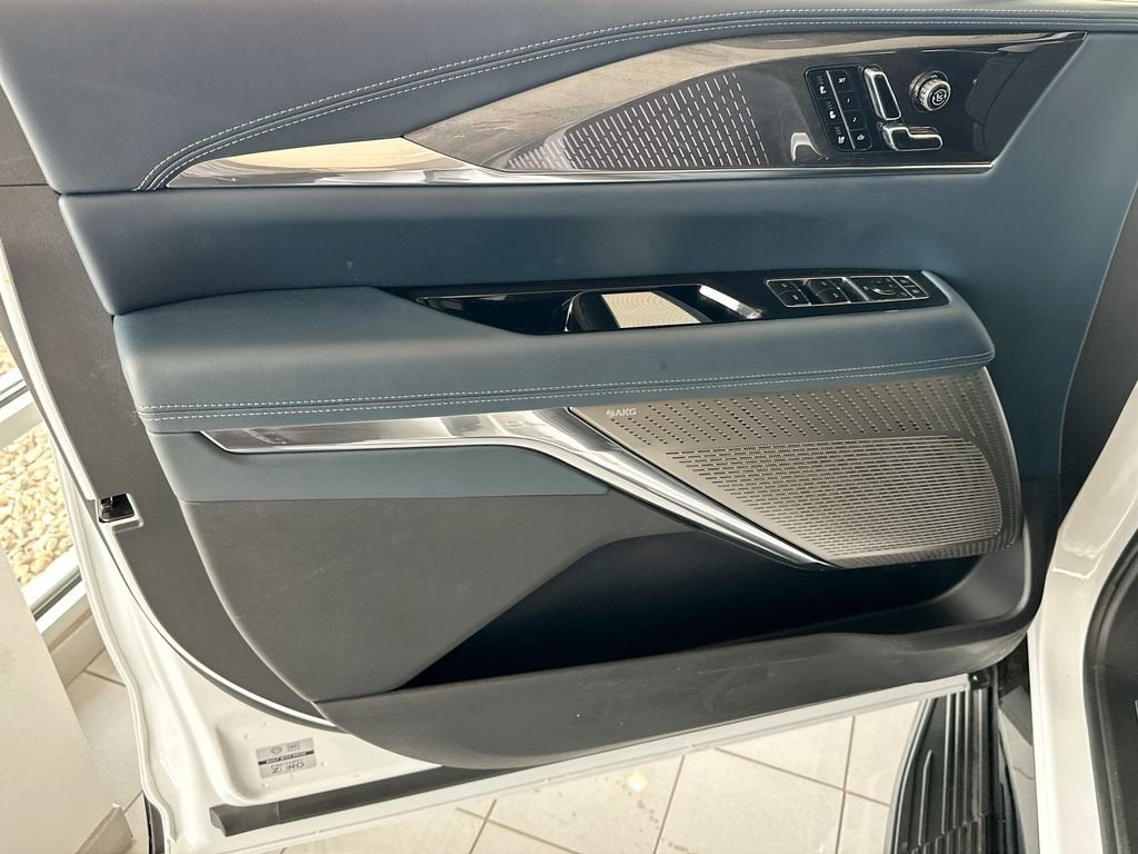 2025 Cadillac ESCALADE IQ Sport 2