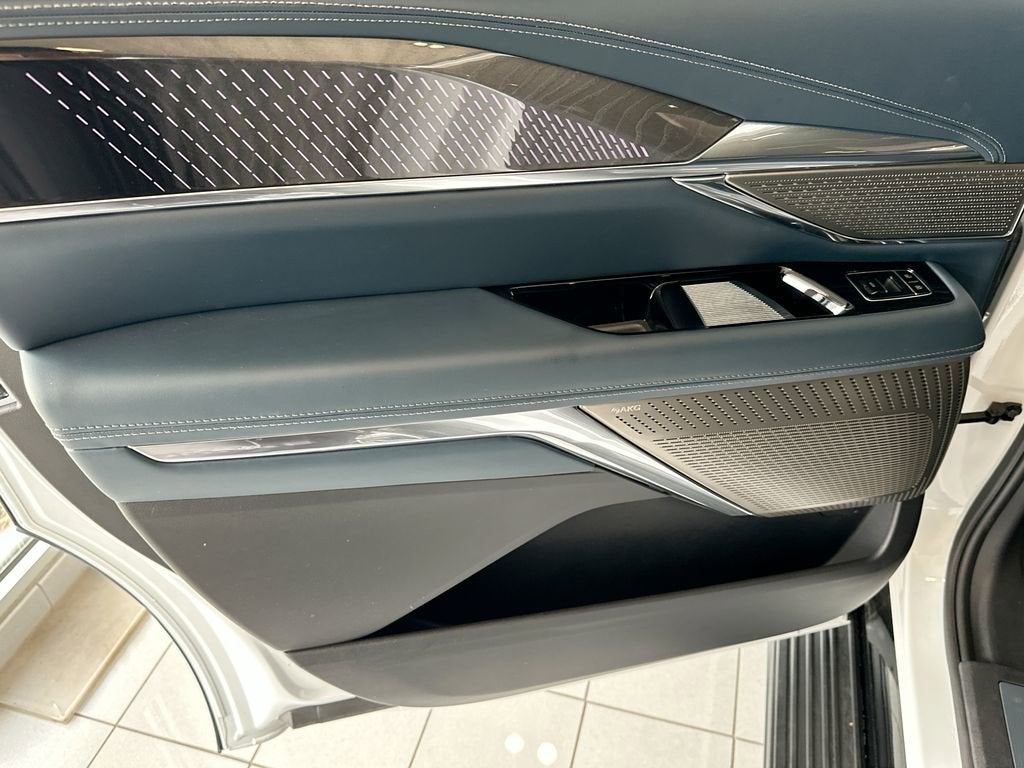 2025 Cadillac ESCALADE IQ Sport 2