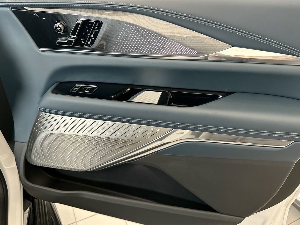 2025 Cadillac ESCALADE IQ Sport 2