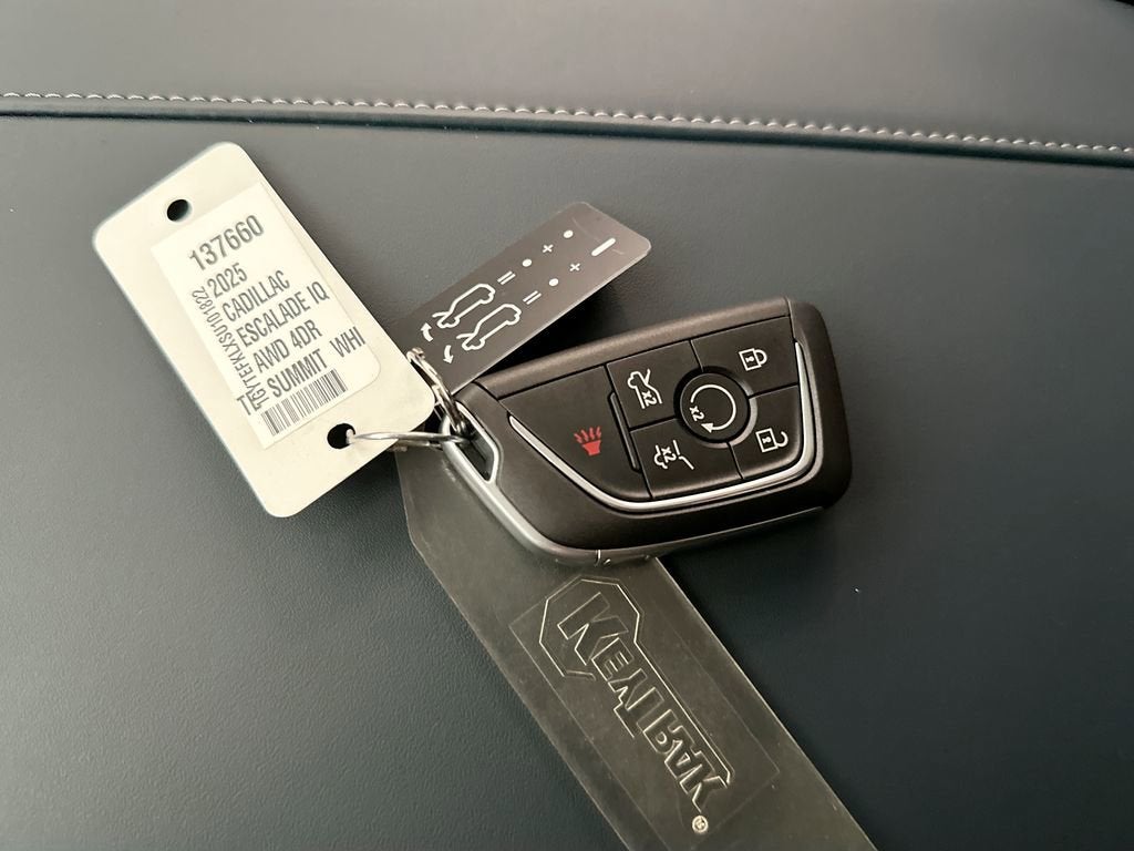 2025 Cadillac ESCALADE IQ Sport 2