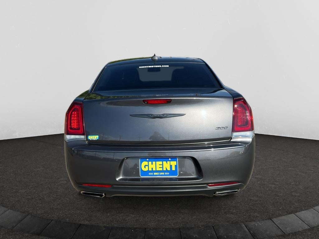 2020 Chrysler 300 Touring