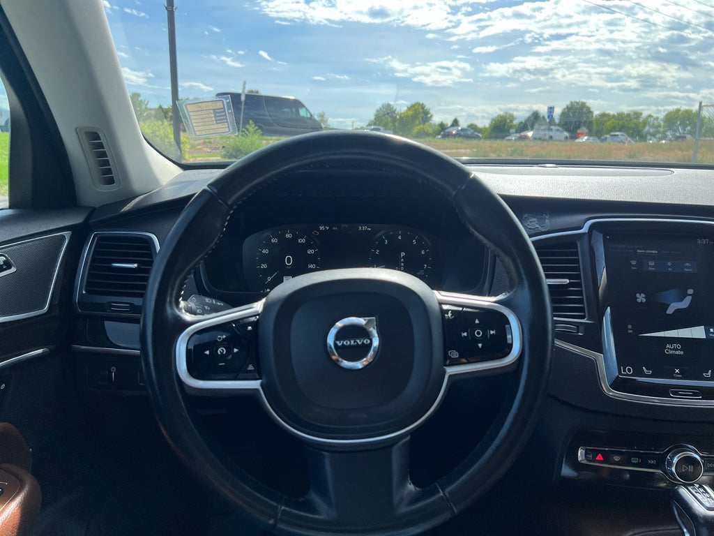 2019 Volvo XC90 Momentum
