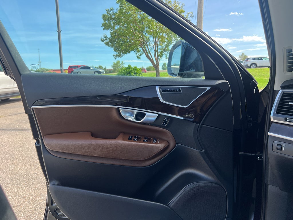 2019 Volvo XC90 Momentum