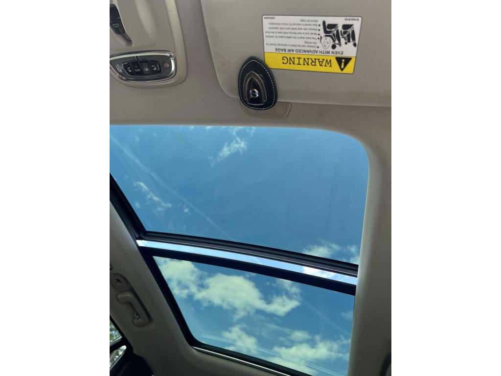 2019 Volvo XC90 Momentum
